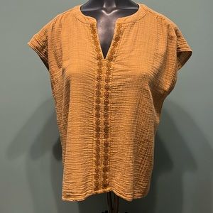 Wonderly Top in Mustard Gold